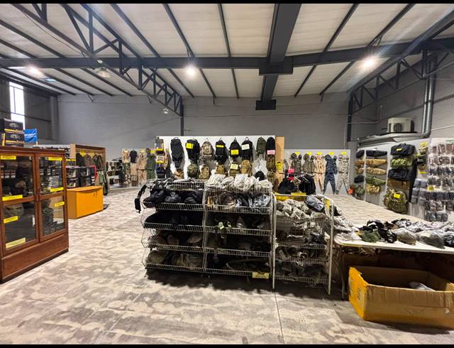 558M² WAREHOUSE TO LET IN STIKLAND INDUSTRIAL